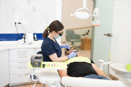 https://mydentistdrama.gr/wp-content/uploads/2023/04/My-Dentist-2-34.jpg